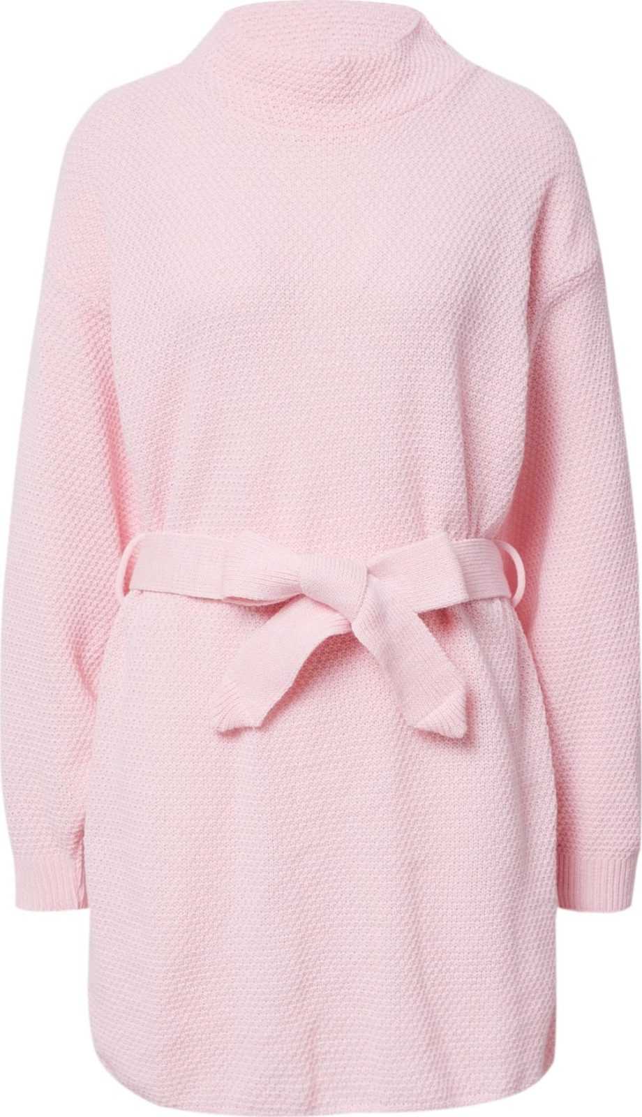 GLAMOROUS Úpletové šaty pastelově růžová