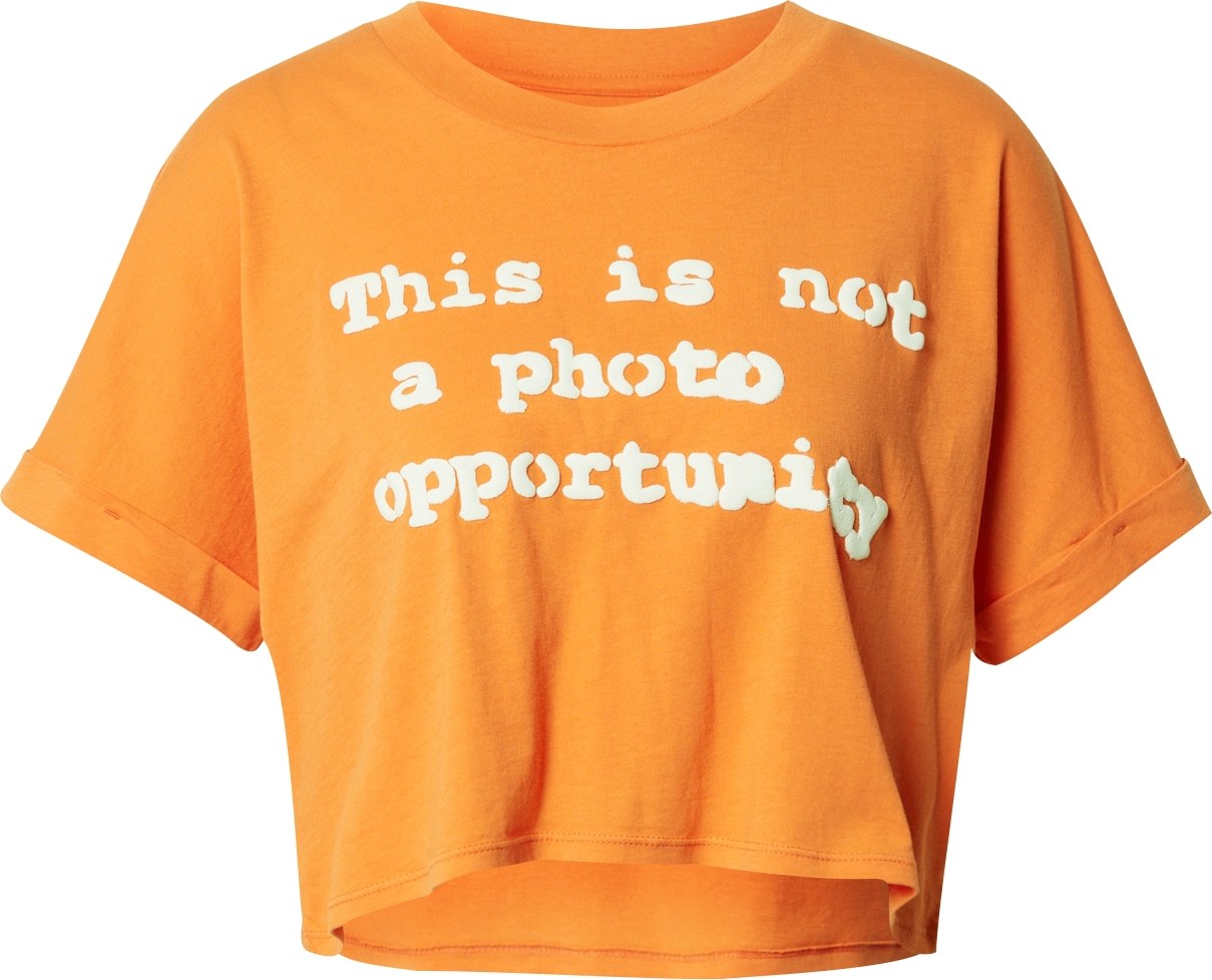 GUESS Tričko 'NOT A PHOTO' krémová / oranžová